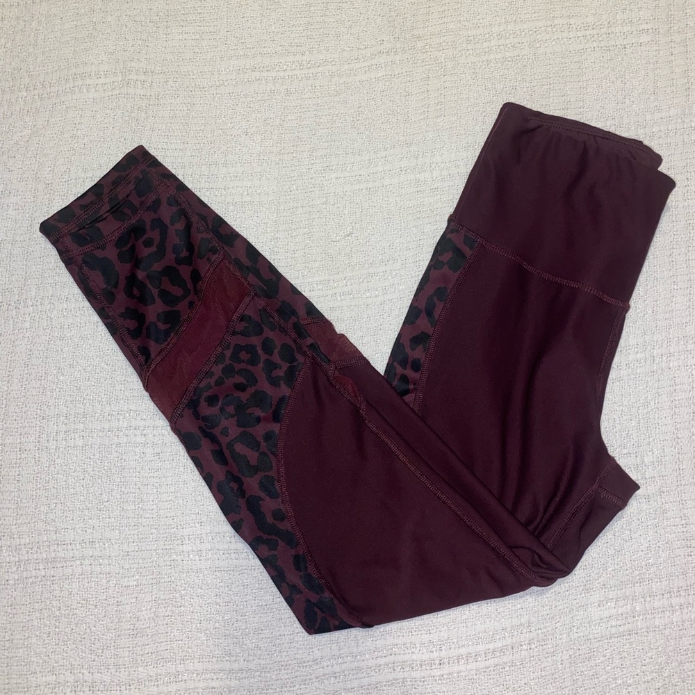 Xersion Purple Athletic Leggings With Leopard Print and Mesh Detailing